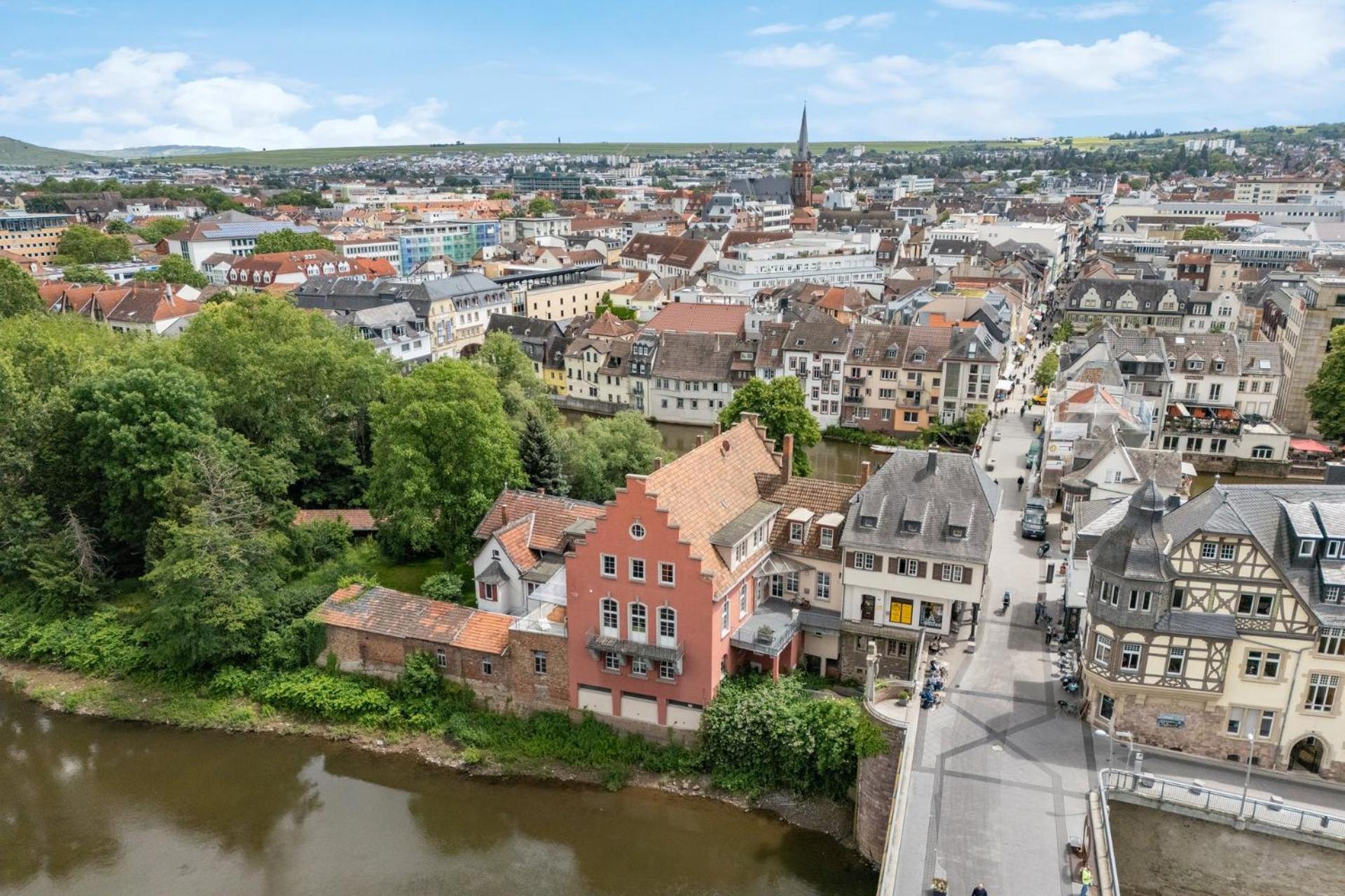 Altstadt Apartment Am Wasser Mit Parkplatz Und Grossem Garten Bad Kreuznach Exterior photo